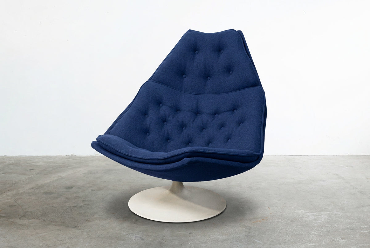 Artifort F500-serie fauteuils professioneel herstofferen met hoogwaardige meubelstof en behoud van het originele Geoffrey Harcourt design bij Artifort Stofferen.